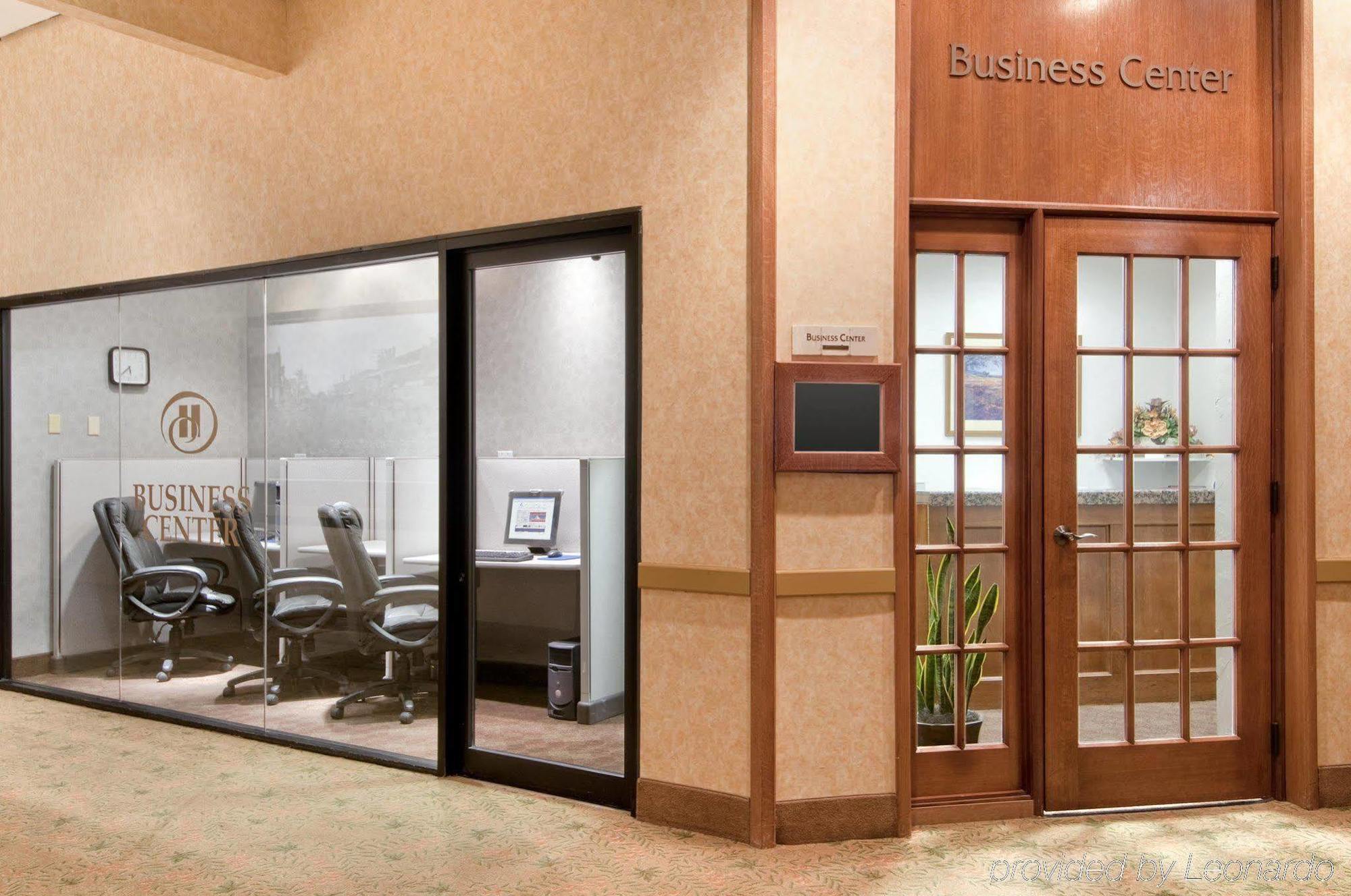 Hilton Dfw Lakes Executive Conference Center 4*